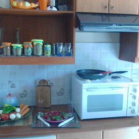 Appartamento Ocean Breeze Keri Esterno foto