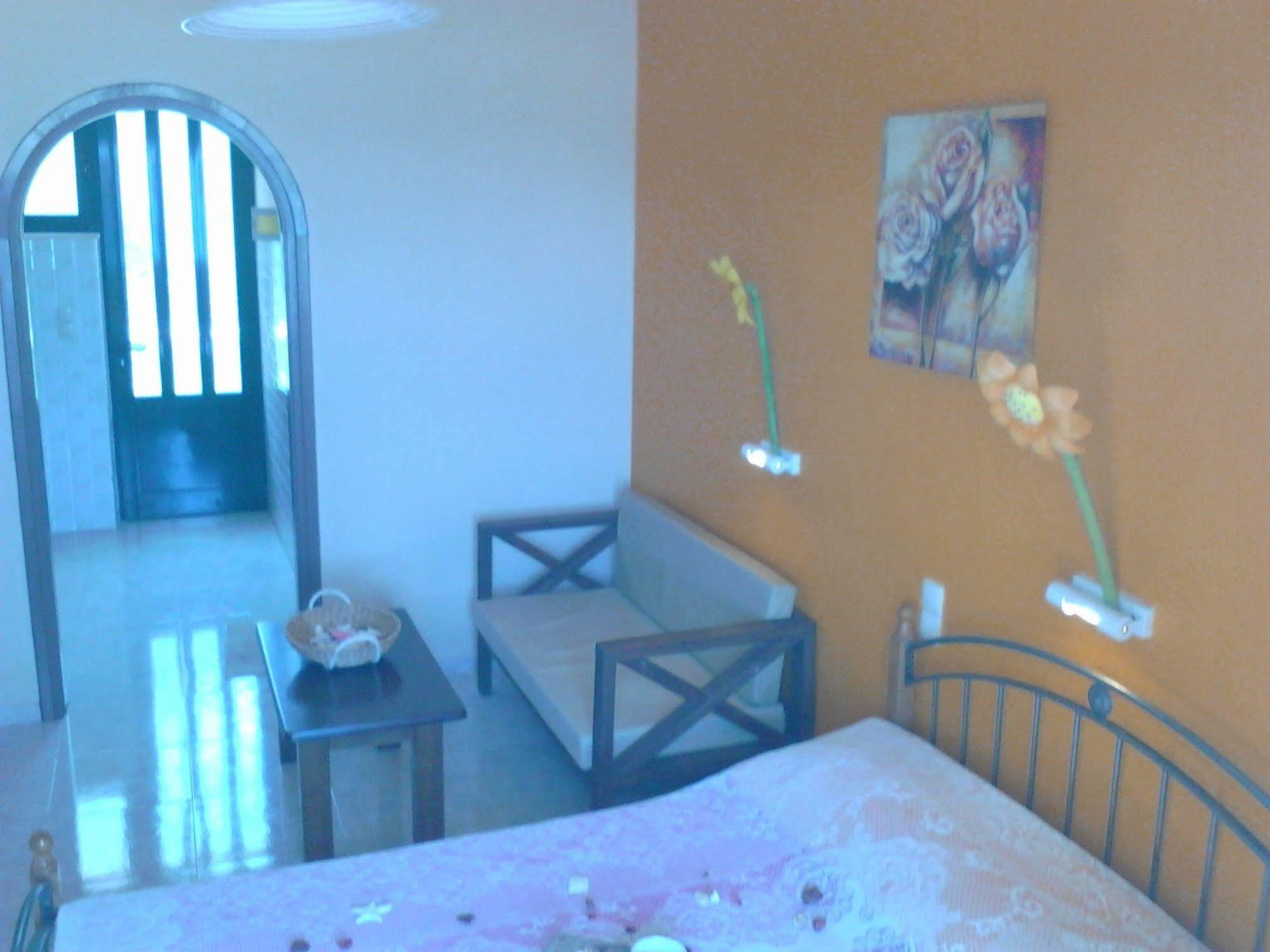 Appartamento Ocean Breeze Keri Esterno foto